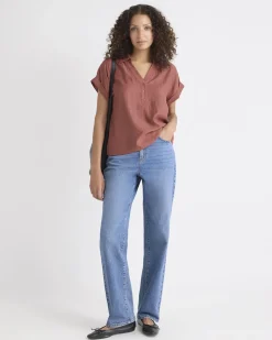 Extended-Sleeve Buttoned-Down Textured Blouse