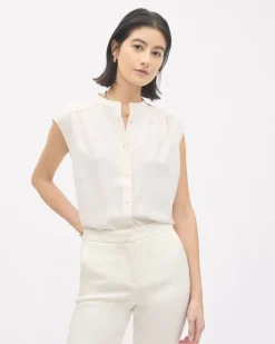 Extended-Sleeve Crew-Neck Buttoned-Down Blouse