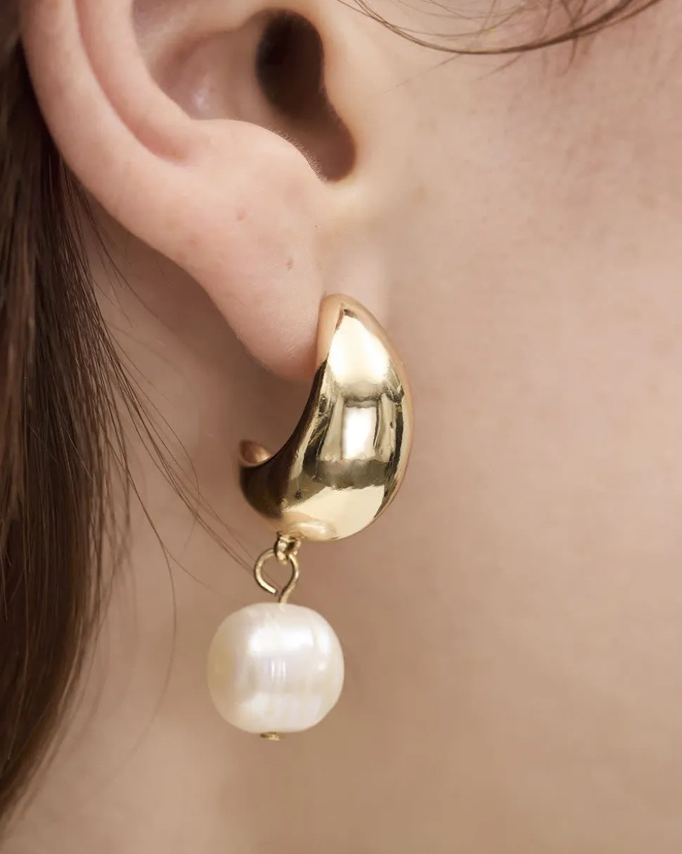 Golden Earrings with Pearl Pendant