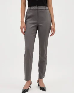 Limitless Mid-Rise Slim-Leg Signature Pant