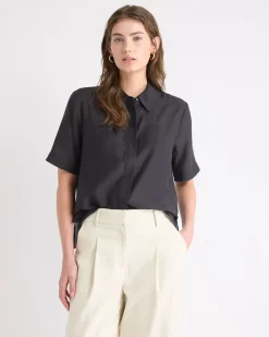 Short-Sleeve Buttoned-Down Blouse with Shirt Collar