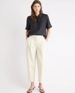Short-Sleeve Buttoned-Down Blouse with Shirt Collar