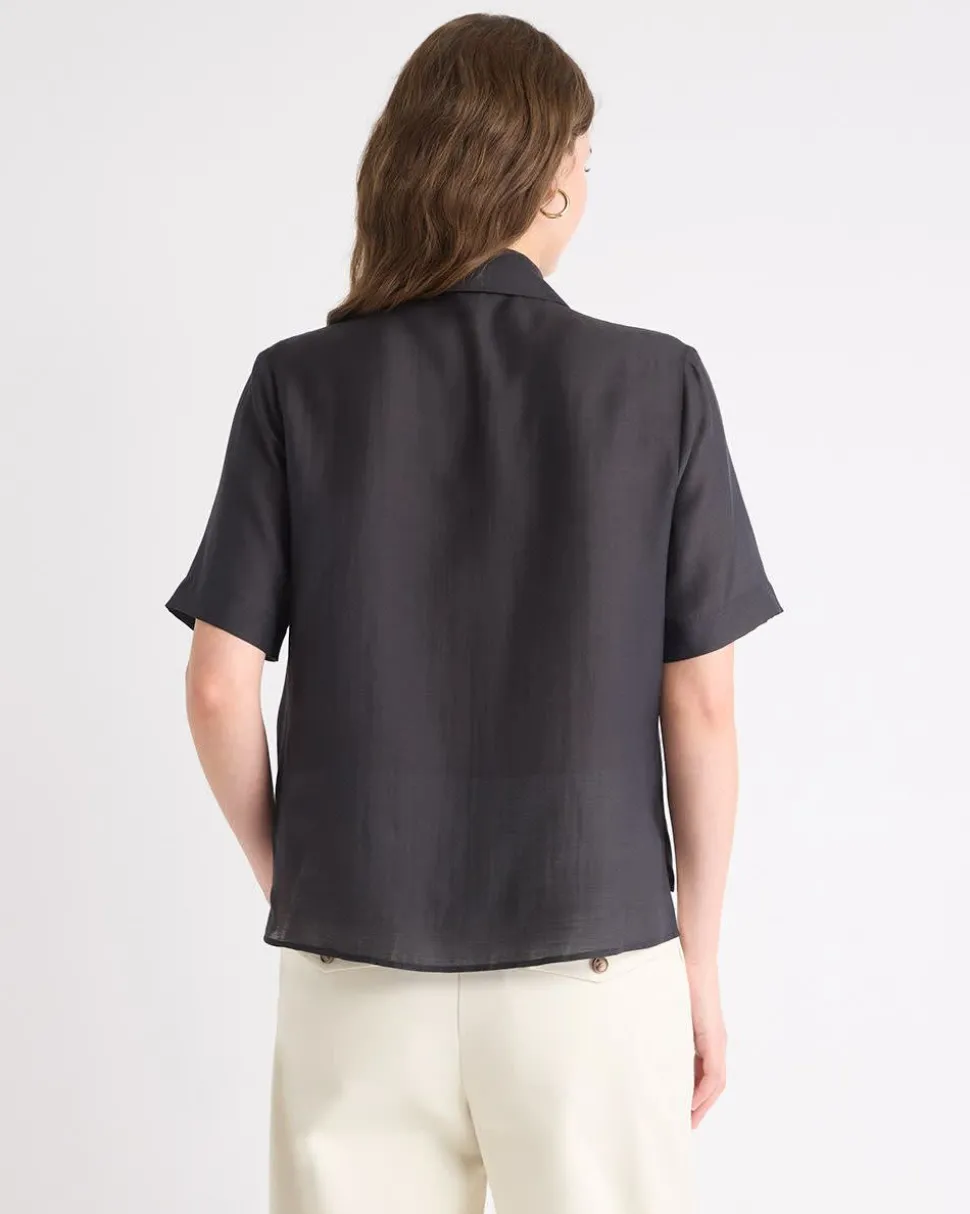 Short-Sleeve Buttoned-Down Blouse with Shirt Collar