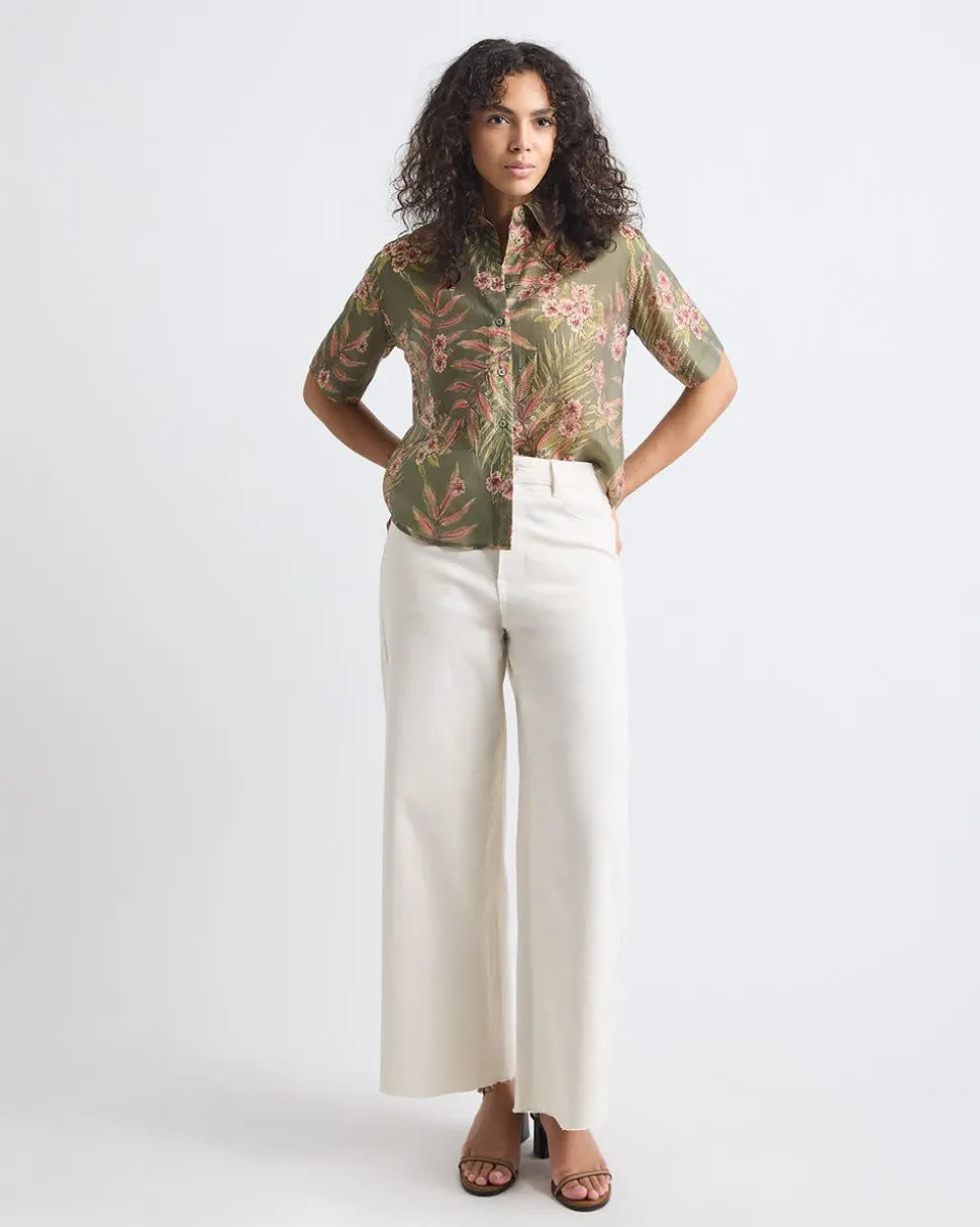 Short-Sleeve Buttoned-Down Blouse with Shirt Collar