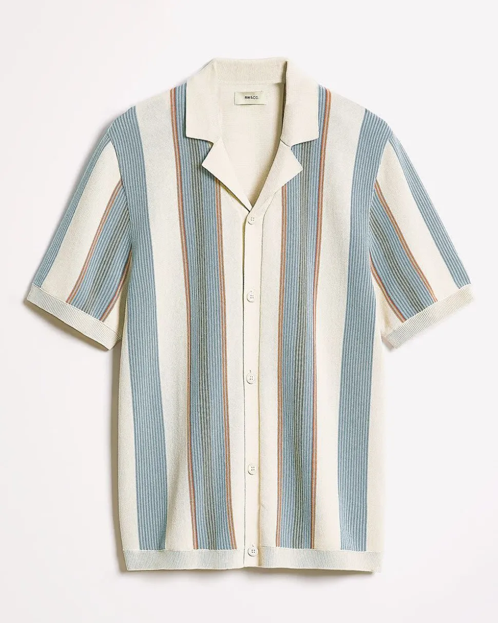 Short-Sleeve Buttoned-Down Sweater with Camp-Collar