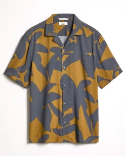 Short-Sleeve Camp-Collar Shirt with Foliage Pattern