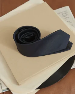 Skinny Dark Solid Tie